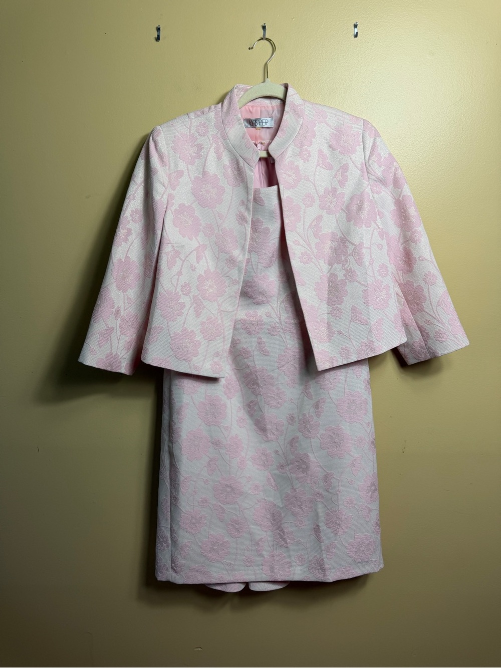 Kasper Two-Piece Dress Suit Size 14 Tutu Pink Metallic Floral Jacquard - Picture 2 of 9